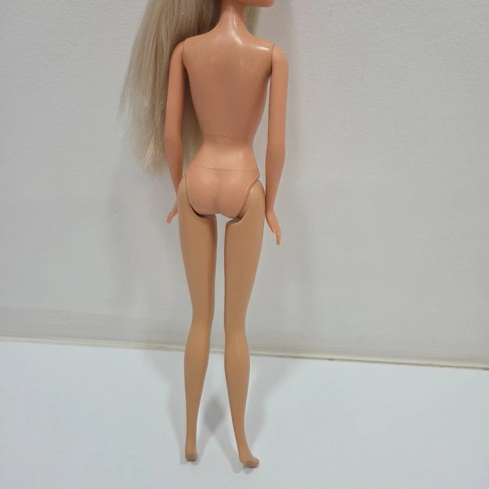 My Scene Jammin In Jamaica Barbie Nude Doll Green Eyeshadow Brown Lips Blonde